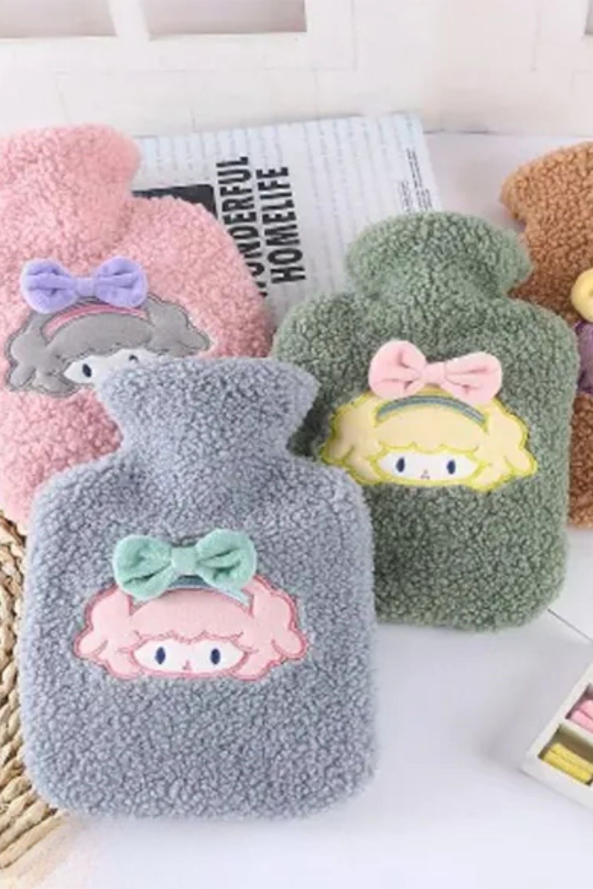 1 Litre Polar Peluş Örgülü,Kurdeleli Saçlı Kız Model Sıcak Su Torbası (4887)