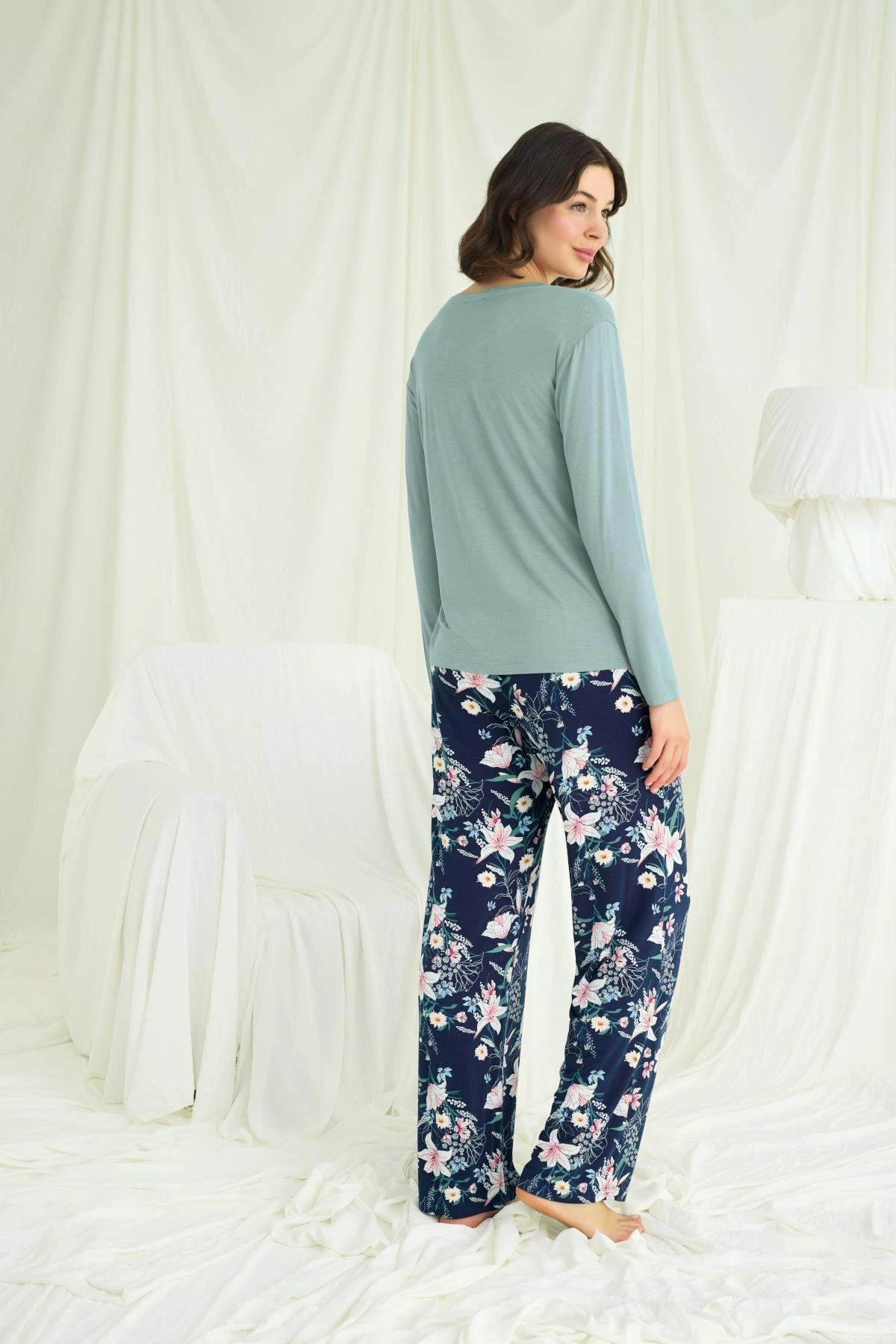 Çiçek ve Yaprak Desenli Baskılı Pijama Takımı - KLBN29167