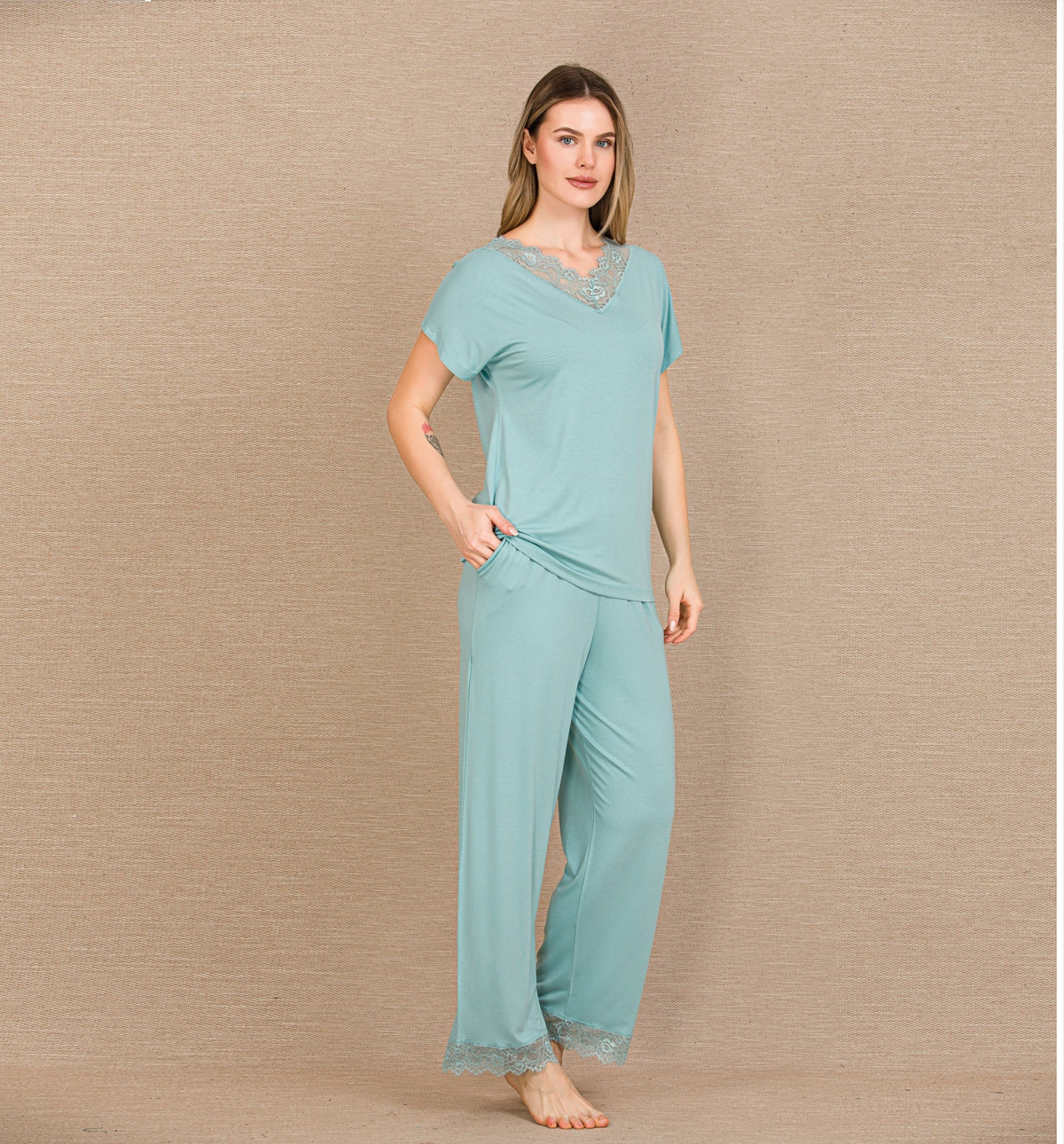 Viskon Şık Tasarım İşlemeli Dantelli Mint Kısa Kol Pijama Takımı - Yeşil - KLBN31257
