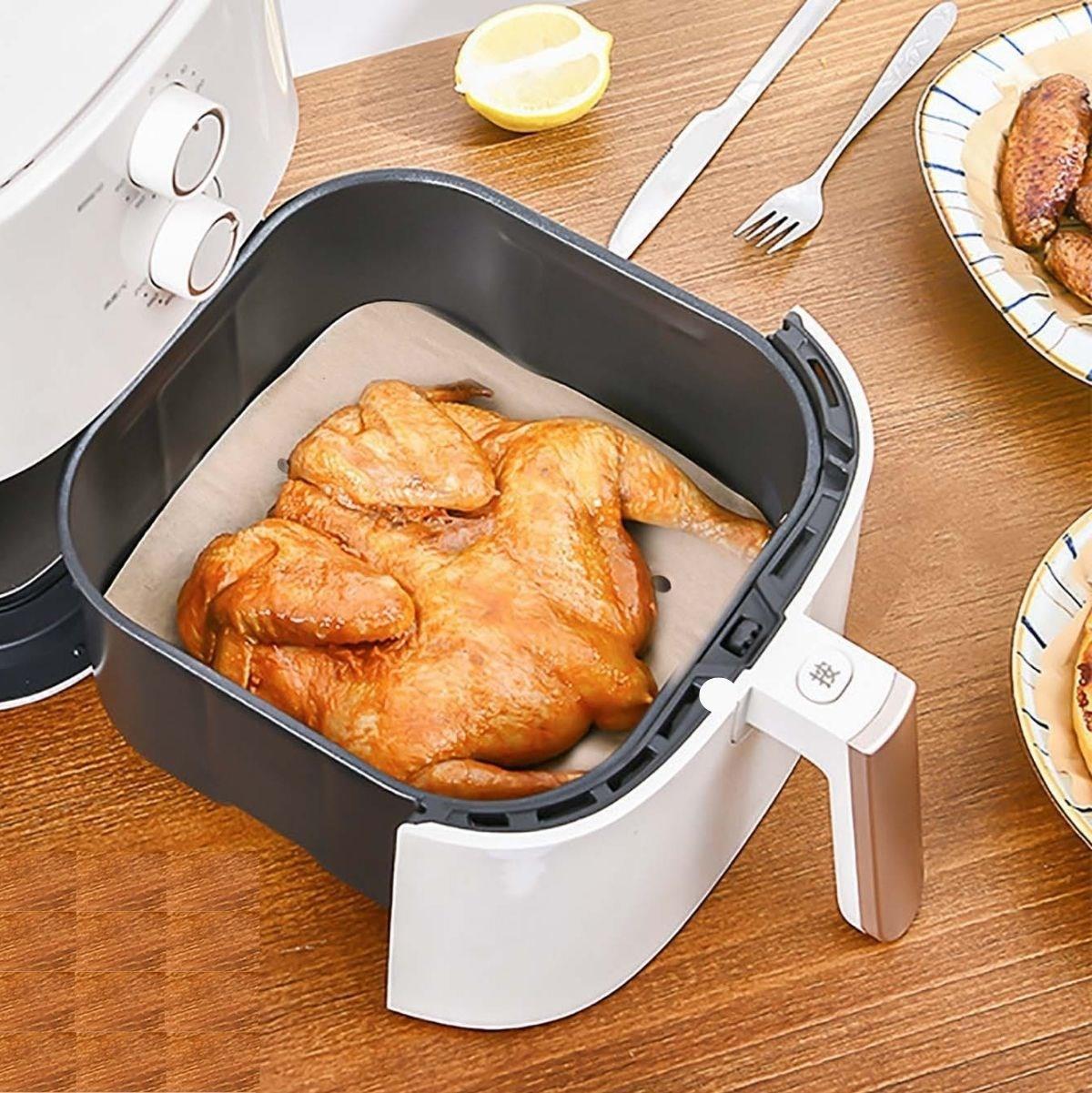 250 Adet Air Fryer Pişirme Kağıdı Tek Kullanımlık Hava Fritöz Yağ Geçirmez Yapışmaz Gıda Pişirme Kağıdı Delikli Kare Model (4887)