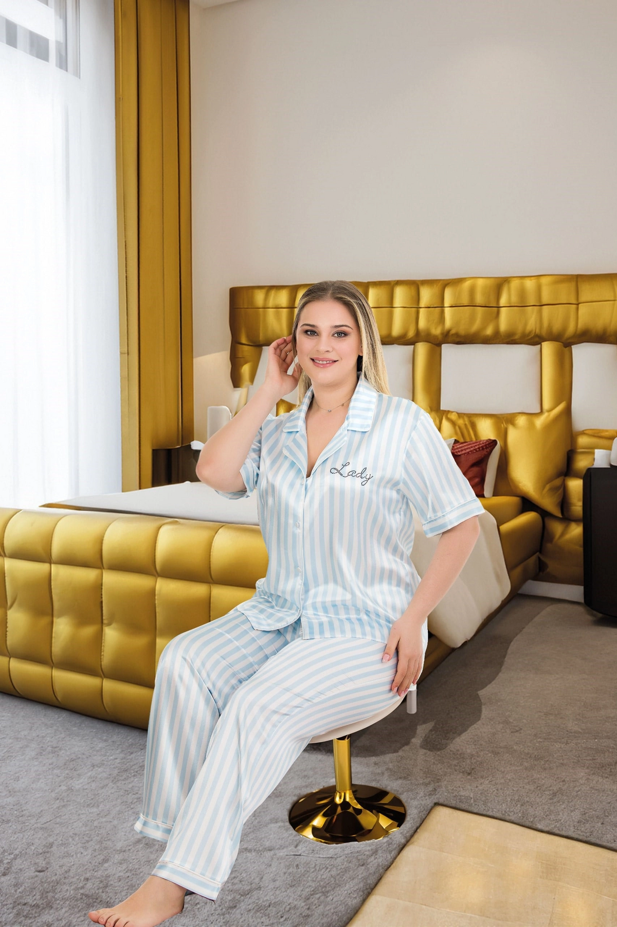 Büyük Beden Şık Tasarım Çizgili Düğmeli Kısa Kol Lüx Saten Pijama Takımı - Mavi - KLBN31204