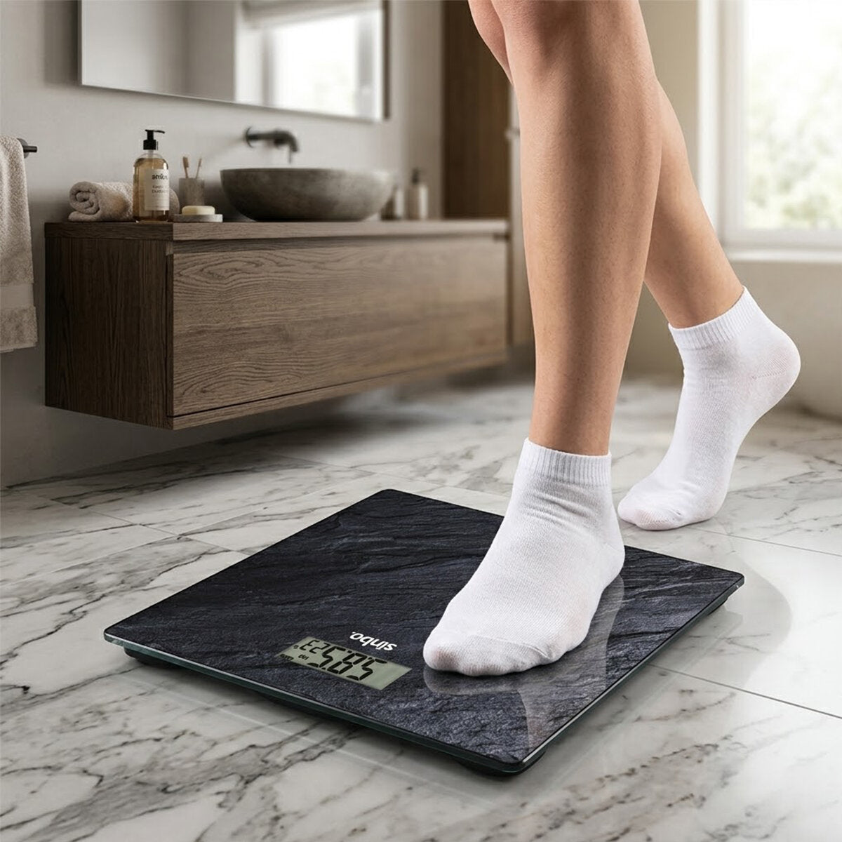 DİJİTAL - PİLLİ  CAM BANYO BASKÜLÜ  LCD EKRAN - SICAKLIK GÖSTERGELİ   180KG/50GR   26X26CM  SİNBO SBS-4450 (4887)