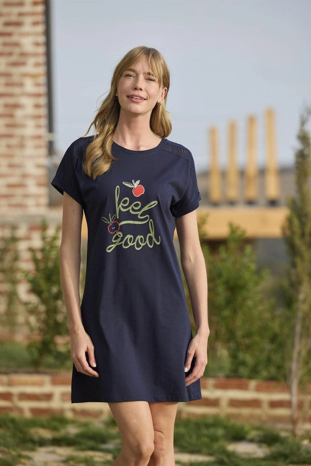 Meyve ve Yaprak Baskılı Dantelli "Feel Good" Gecelik - KLBN29155