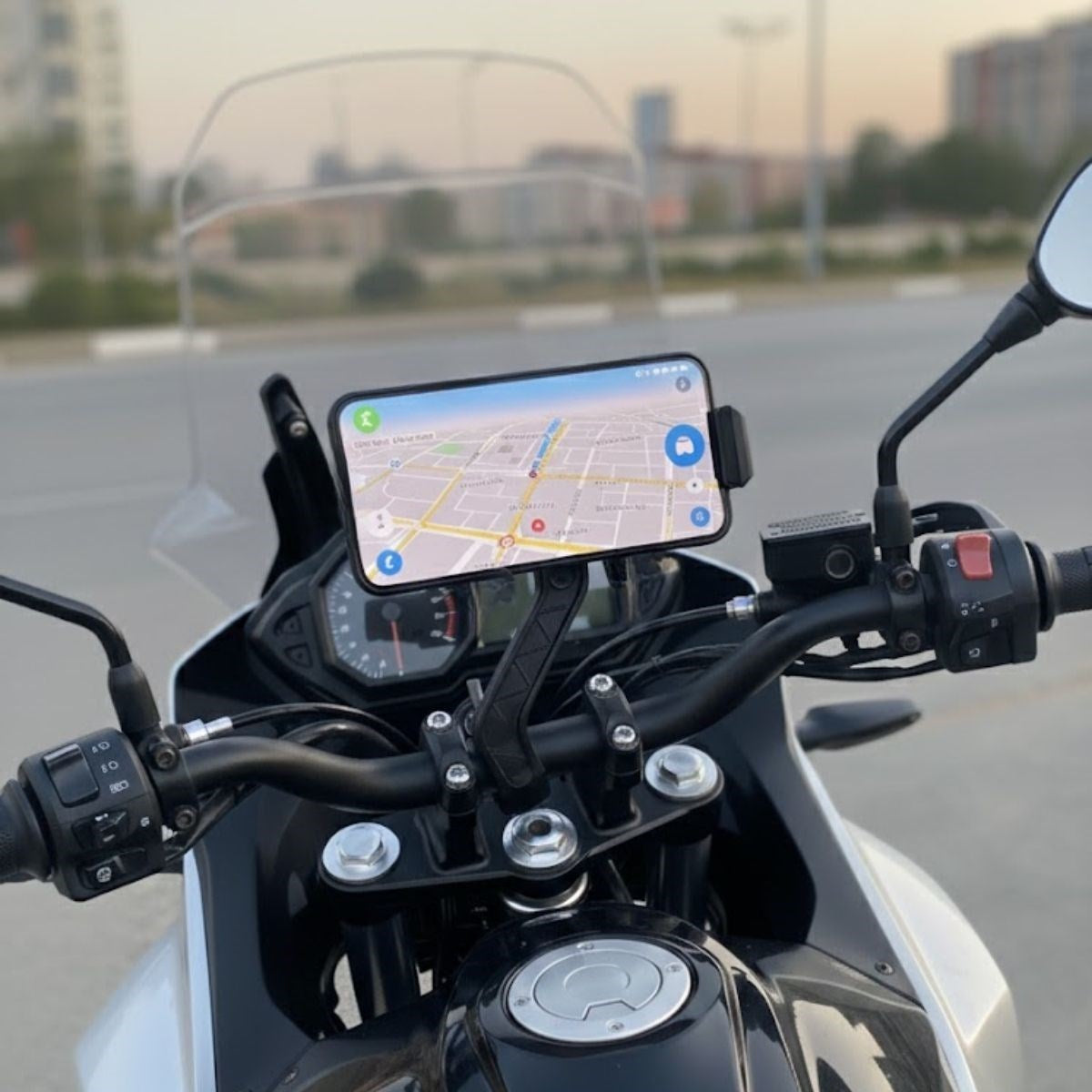 Motosiklet Gidon Telefon Tutucu–360° Döner, Kaymaz Sabitleme Sistemli, Sarsıntı Önleyici Telefon Tutucu Aparat (4887)