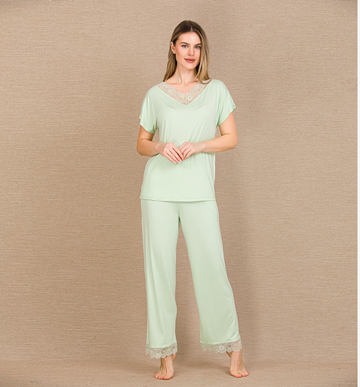 Viskon Şık Tasarım İşlemeli Dantelli Açık Kısa Kol Pijama Takımı - Yeşil - KLBN31258