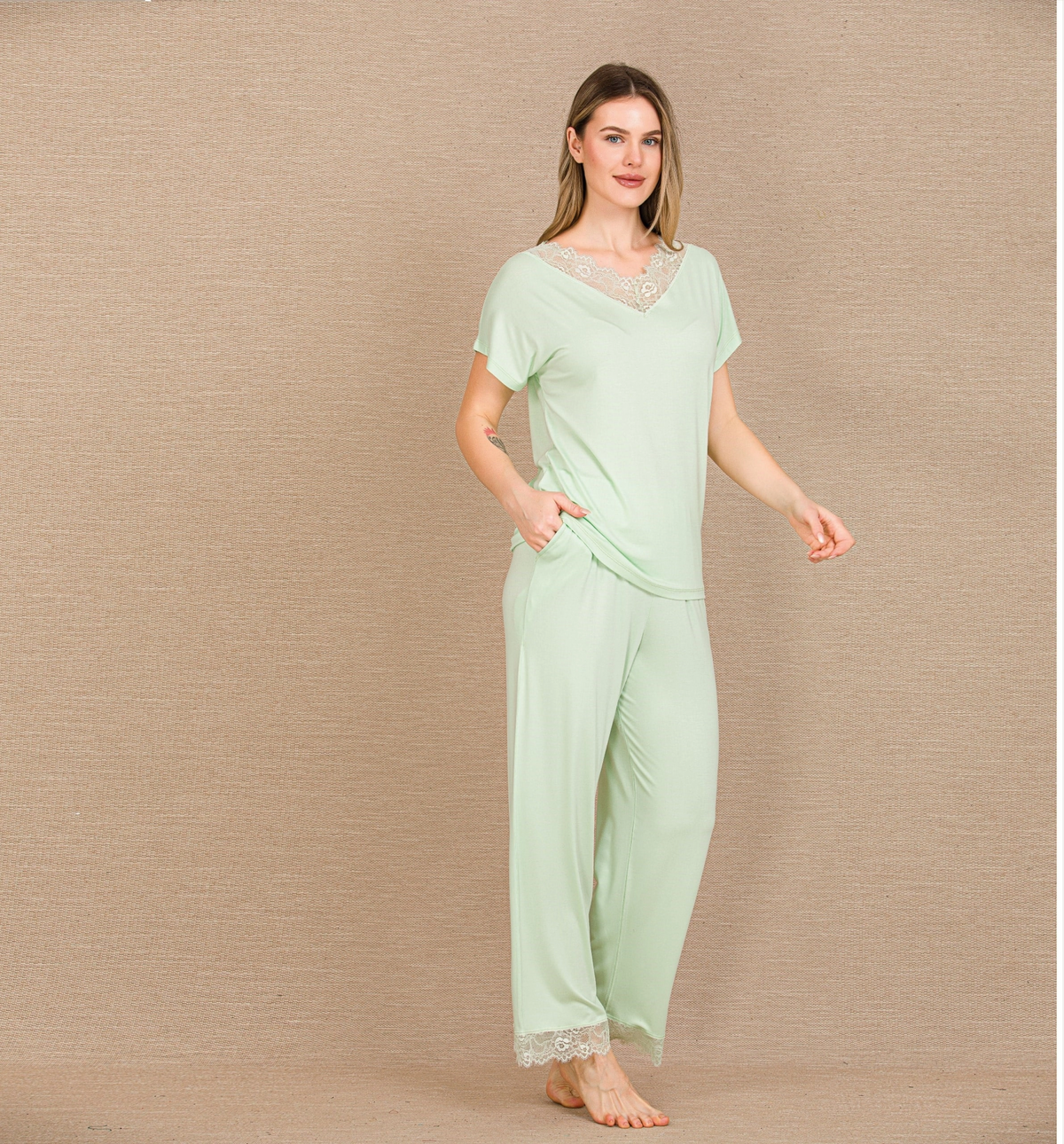 Viskon Şık Tasarım İşlemeli Dantelli Açık Kısa Kol Pijama Takımı - Yeşil - KLBN31258