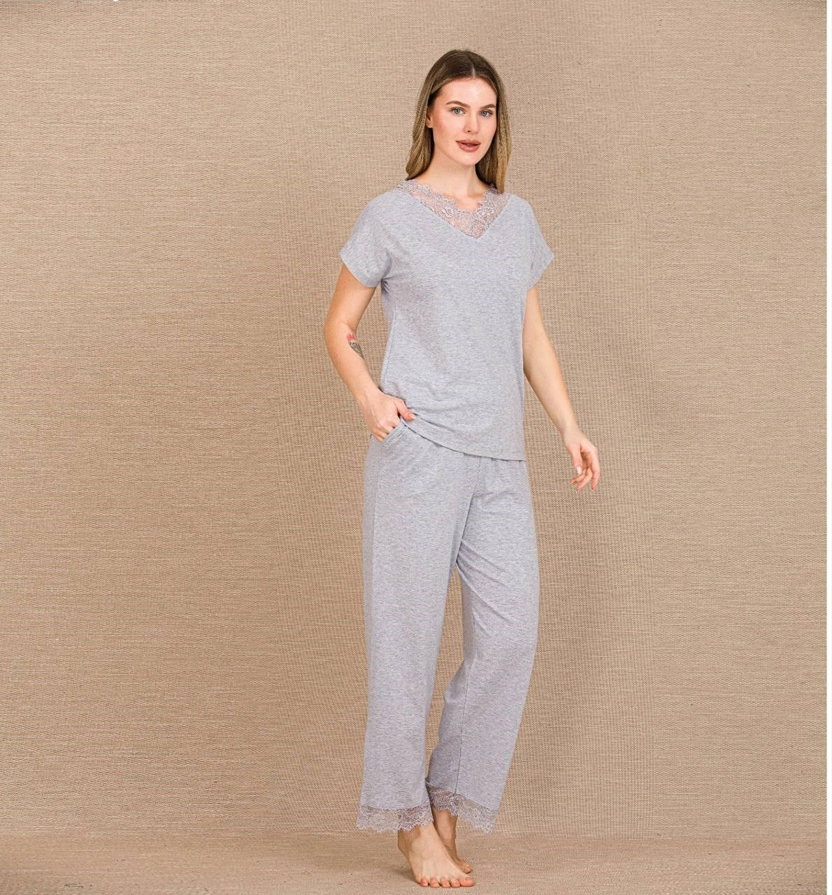Viskon Şık Tasarım İşlemeli Dantelli Kısa Kol Pijama Takımı - Gri - KLBN31256