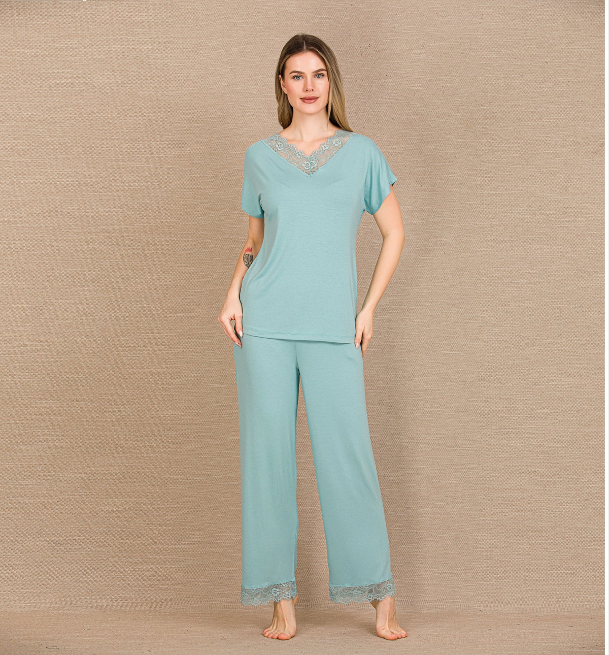 Viskon Şık Tasarım İşlemeli Dantelli Mint Kısa Kol Pijama Takımı - Yeşil - KLBN31257