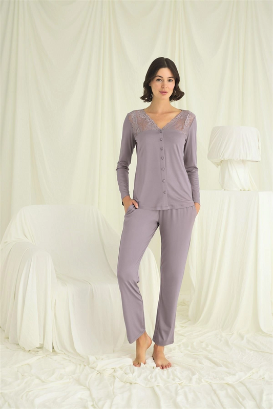 Yakası Kolu ve Omzu Dantelli Boydan Düğmeli Pijama Takımı - KLBN29237